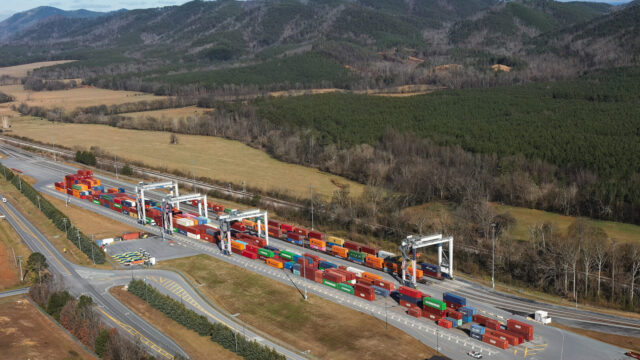 The Appalachian Regional Port (ARP), pictured, achieved its busiest November on record, moving 3,876 containers last month — a nearly 35 percent jump from a year earlier.
(Georgia Ports Authority photo)