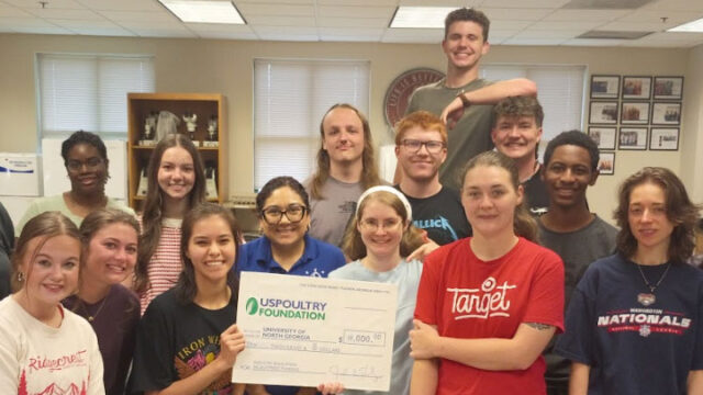 UNG students with the USPOULTRY Foundation grant check. (USPOULTRY Foundation photo)