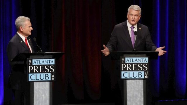 Buddy Cartr, l, and Mac Collins at a recent debate hosted by the Atlanta Press Club. (SRN NEWS/AP photo)