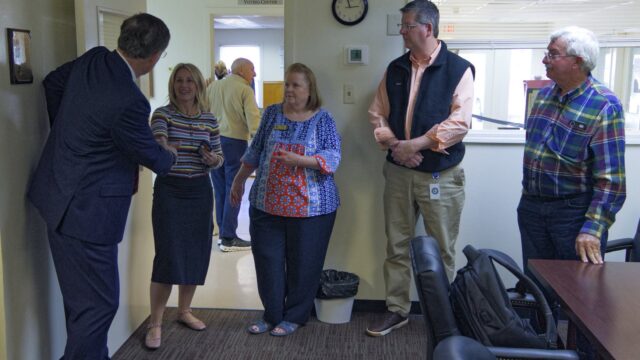 Raffensberger with Dawson County election officials. (Dawson Co. government Facebook)